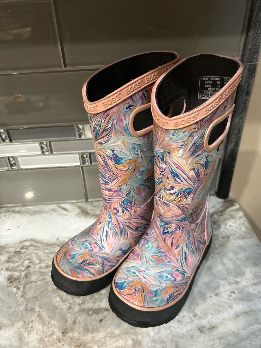 Bogs toddler girls rain boots pink rainbow marble waterproof size 12 pull on